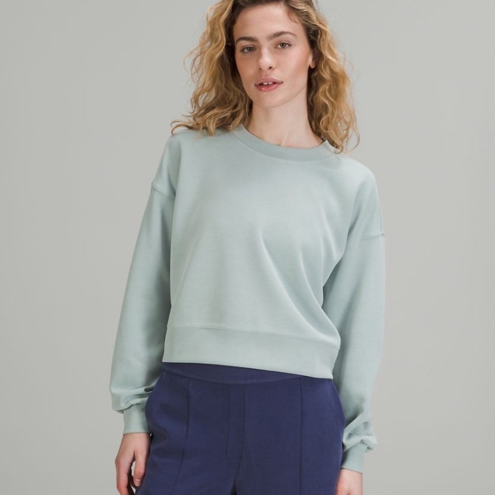 Lululemon Perfectly Oversized Cropped Crew *Softstreme
